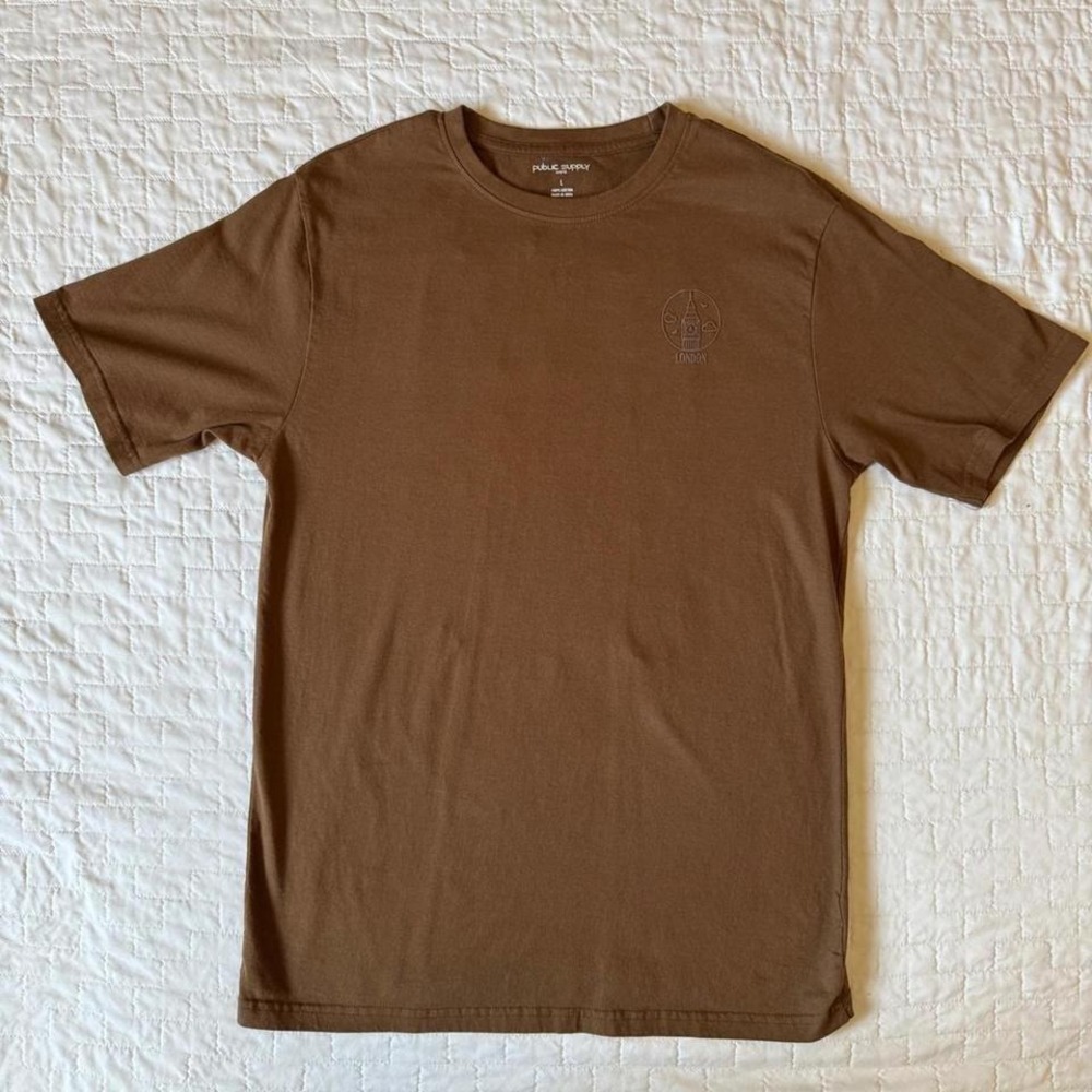 Public Supply NYC London Graphic T-Shirt Brown Cotton Tee Mens Size Large‎